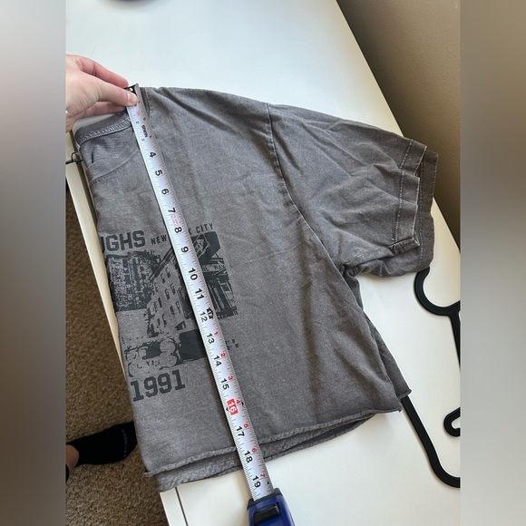 NWT Garage Cropped Graphic T Shirt - Picture 7 of 7